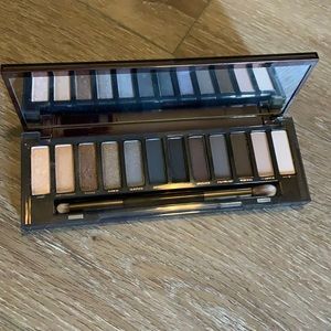 Urban Decay naked Smokey eye shadow palette